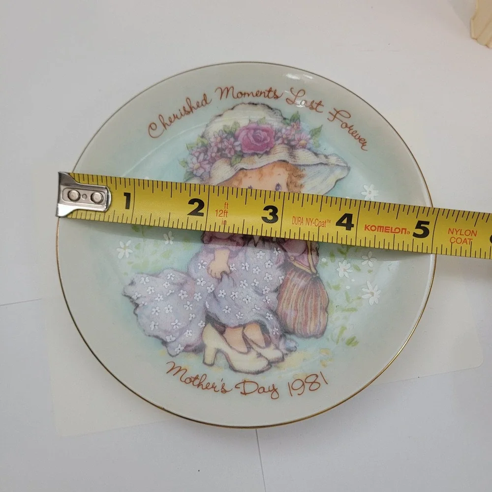 Avon Mother's Day 1981 Collector Plate Cherished Moments Vintage Gold Trim Box